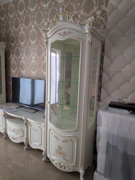 Шкаф витрина для гостиной АМЕЛИ